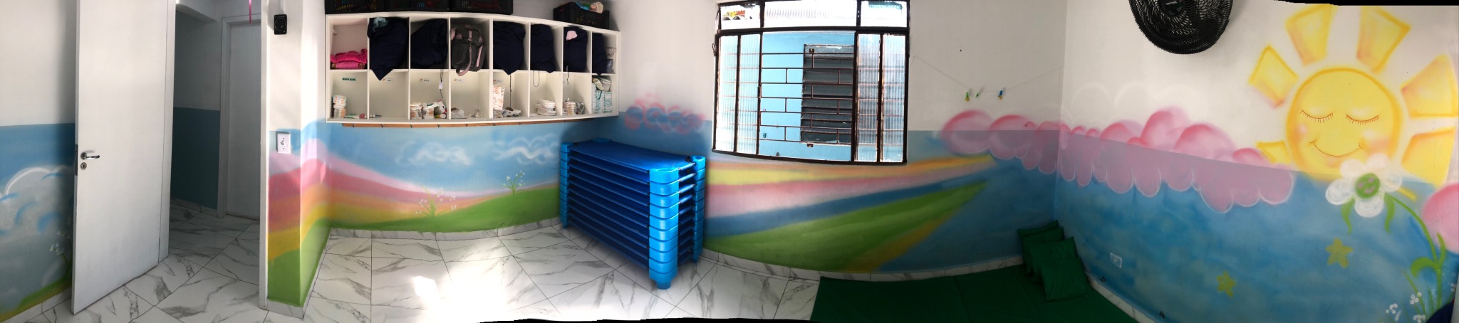 Sala colorida - A Era dos Pequeninos
